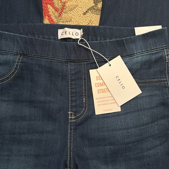 Cello mid rise dark wash pull on flare jeans - Picture 1 of 6